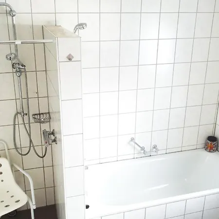 Haus Hoenigblick شقة